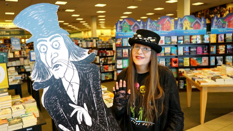 Barnes & Noble Glendora Signing November 2019 - Horror Author Lori R. Lopez & Book Character Mister Snark