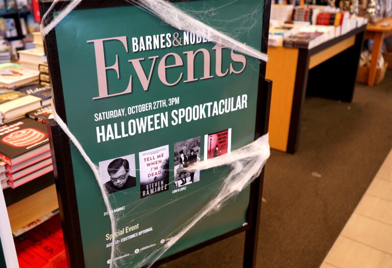 Barnes & Noble Glendora Signing October 2018 - Horror Author Lori R. Lopez Halloween Spooktacular