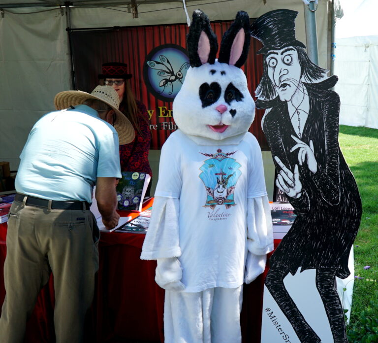 2018 O.C. Children's Book Festival - Picture With Mister Snark Cutout